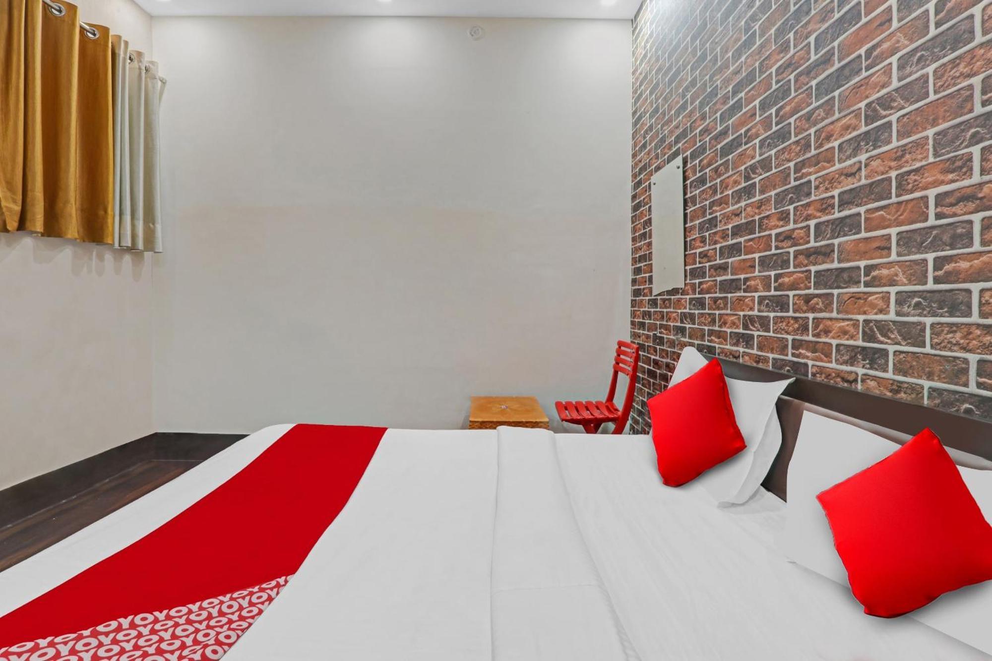 Hotel O New Pacifica Grand Near Phoenix United Лакнау Екстериор снимка
