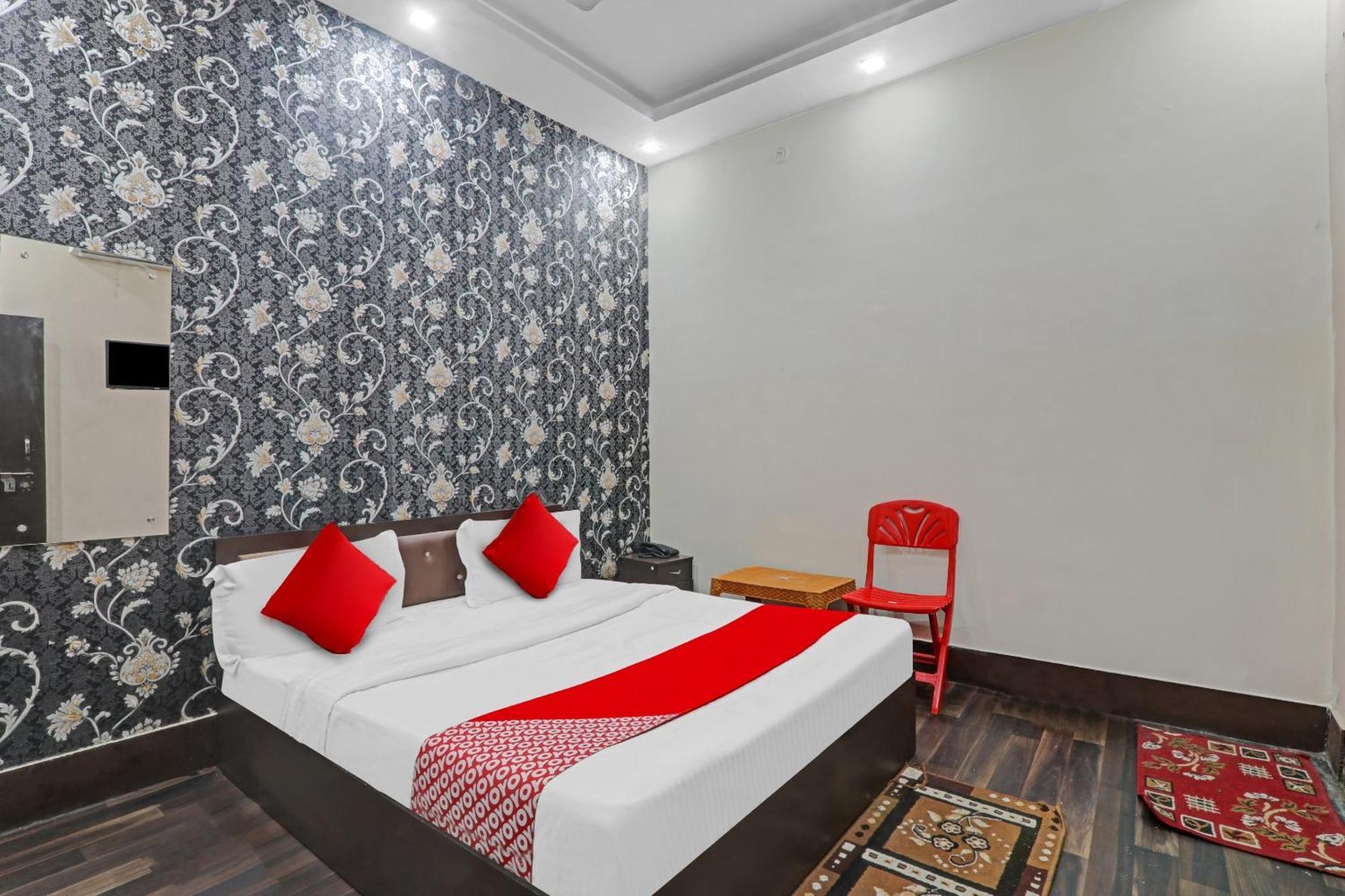 Hotel O New Pacifica Grand Near Phoenix United Лакнау Екстериор снимка