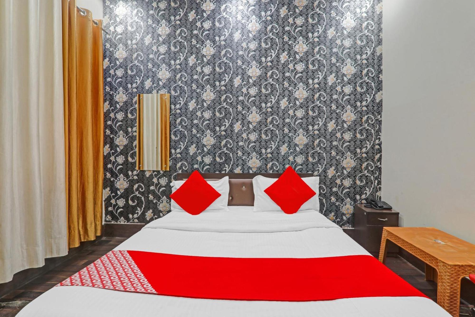 Hotel O New Pacifica Grand Near Phoenix United Лакнау Екстериор снимка