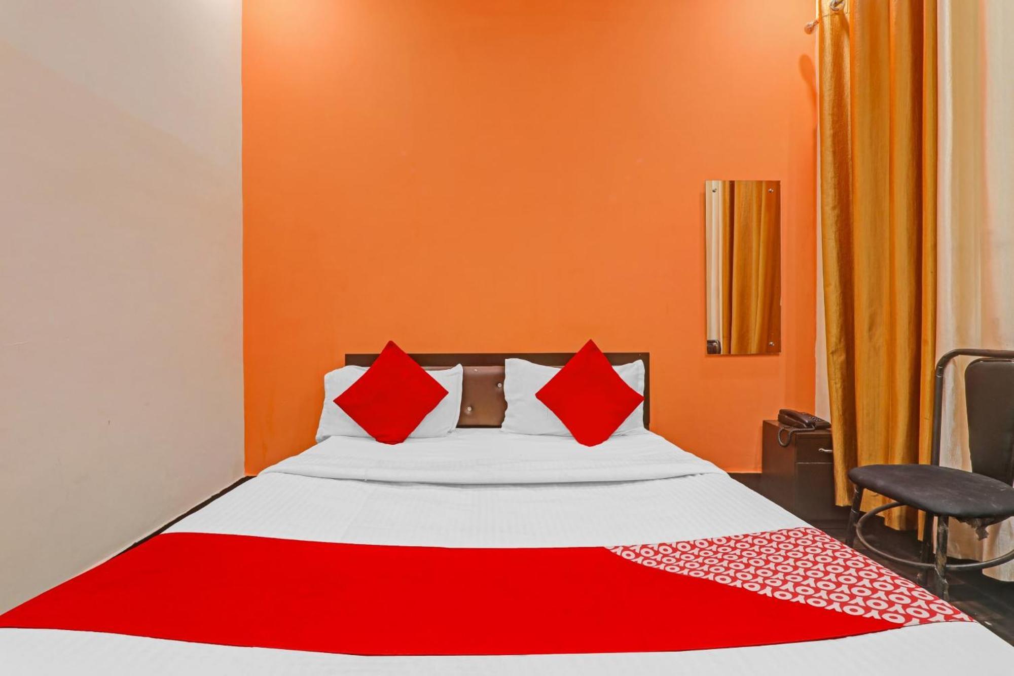 Hotel O New Pacifica Grand Near Phoenix United Лакнау Екстериор снимка