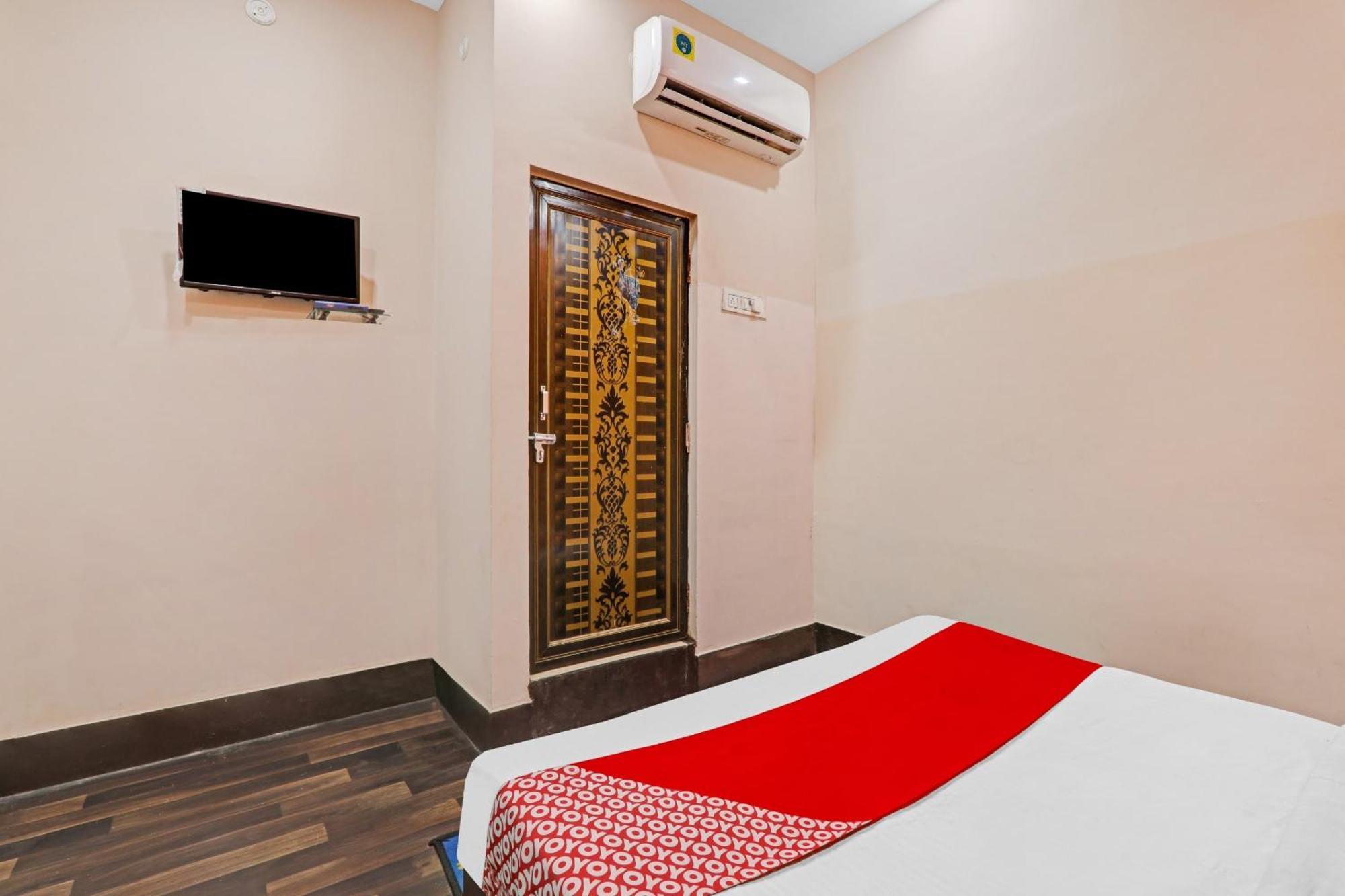 Hotel O New Pacifica Grand Near Phoenix United Лакнау Екстериор снимка